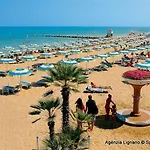 Apartamento Lignano Pineta Close To The *